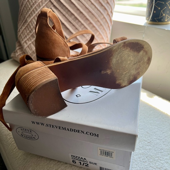 Steve Madden Rizzaa Sandal - Picture 2 of 3